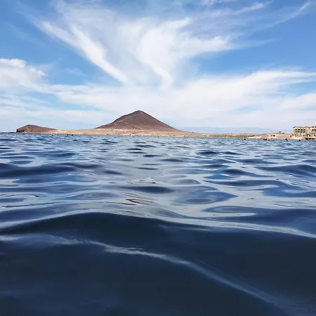Alquilaencanarias El Faro Beach